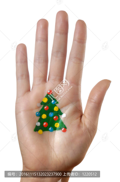 一只手上的圣誕樹圖案