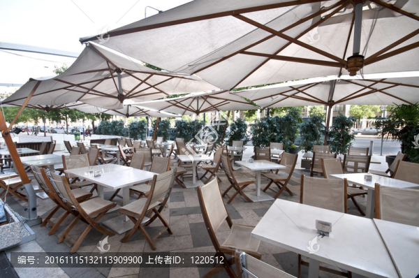 扶手椅和戶外酒吧和餐廳的椅子