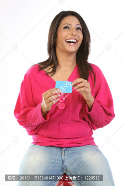 帶有空白信用卡的婦女