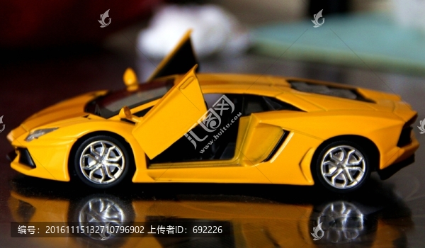 玩具車