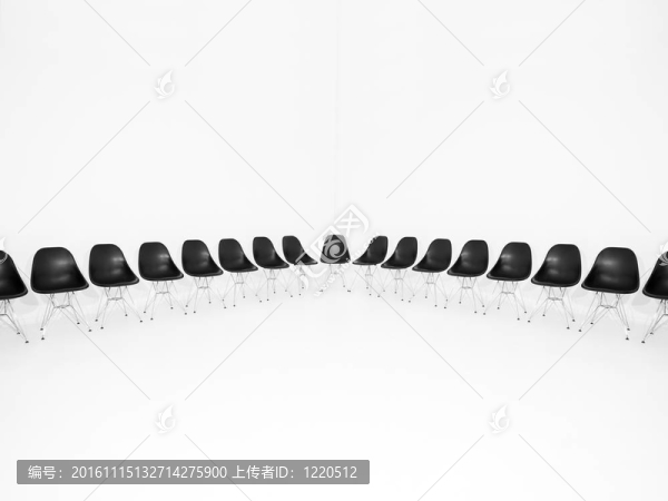 黑色椅子排