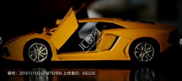 玩具車