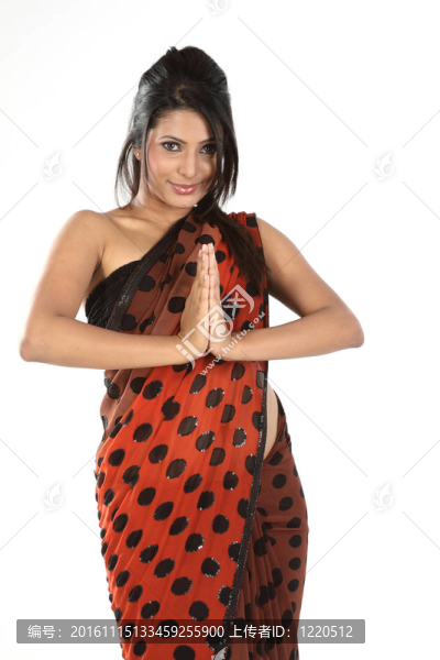 在namaskaram行動的女人