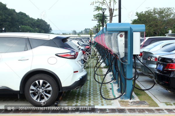 電動汽車充電