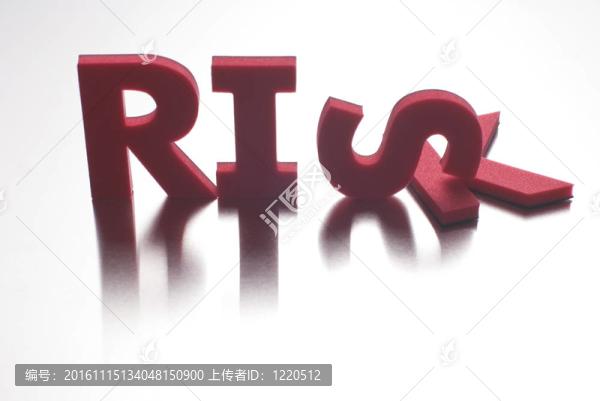 金屬背景下的危險(xiǎn)詞；一系列商業(yè)用語(yǔ)的一部分