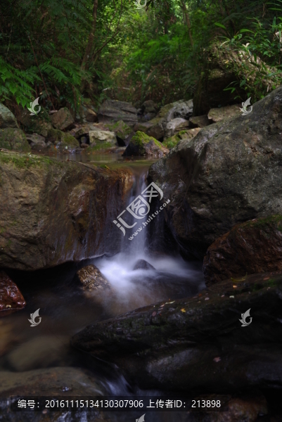山溪水