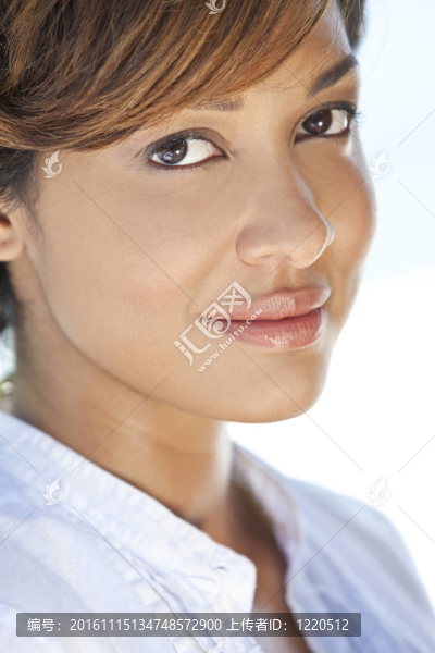 美麗的混血Young,Woman