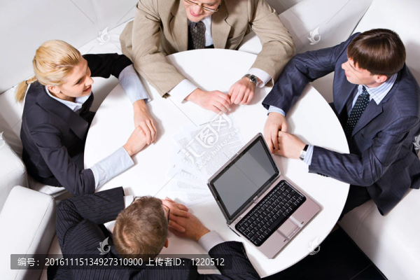 在會議