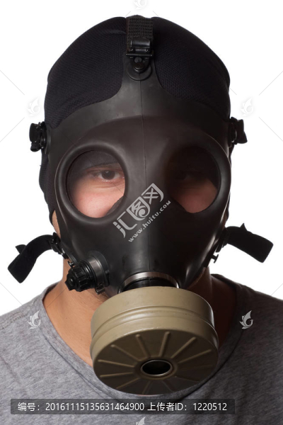 戴防毒面具的人