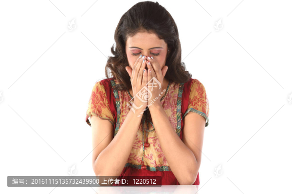 有冷涼的印度女孩