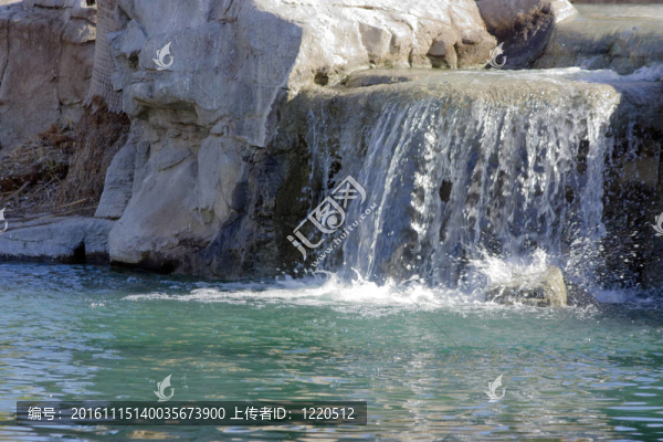 落下的水