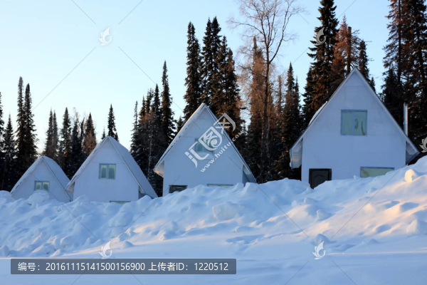 山上的小屋。