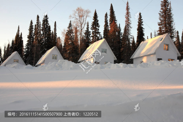 山上的小屋。