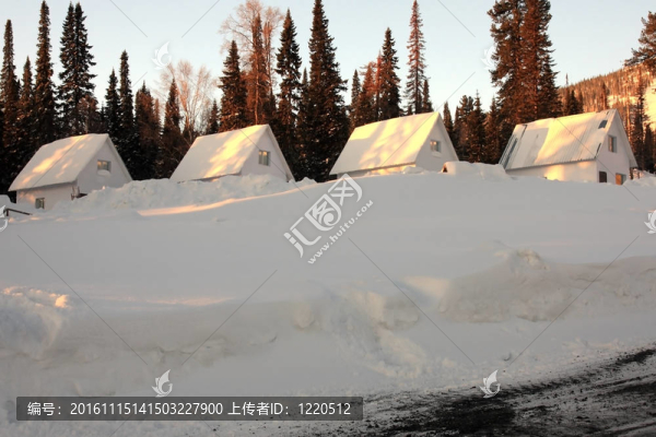 山上的小屋。