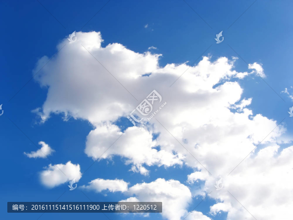 天空中的云