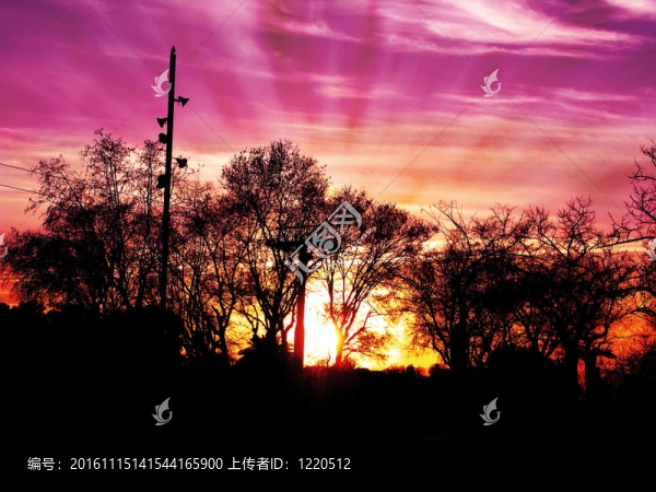 云間的太陽；黃昏