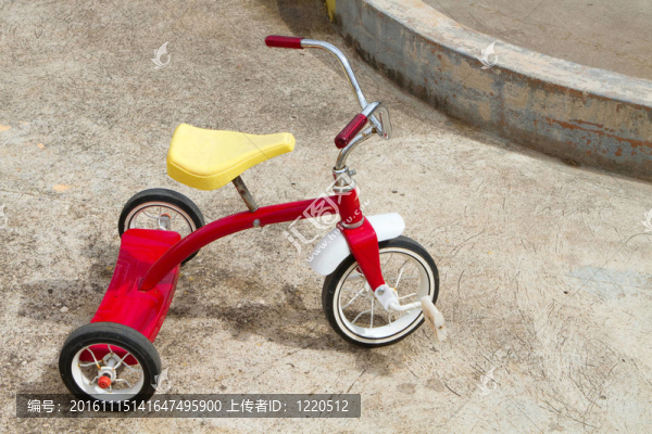 廢棄的三輪車