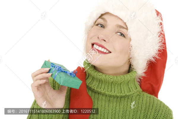 帶禮物和圣誕帽的女人