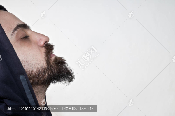 冥想中的男人