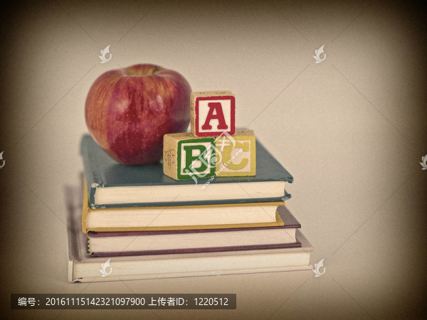 ABC塊和蘋果對兒童書籍懷舊風(fēng)格
