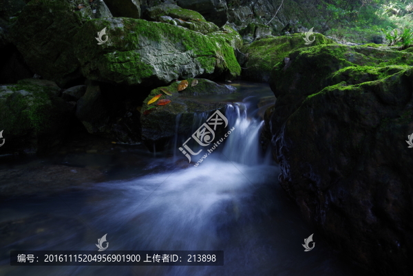 山澗溪流