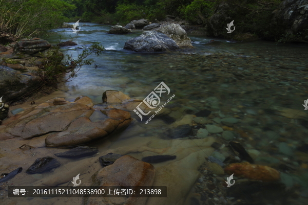 多彩河流