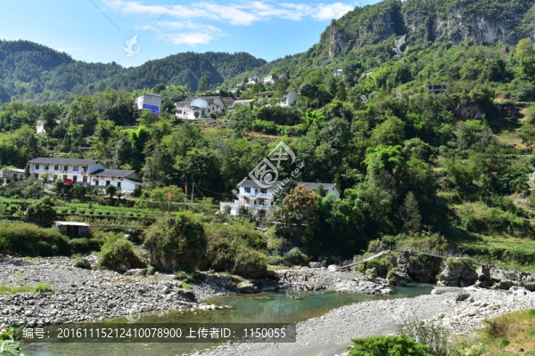 湖北恩施市麂子渡景區(qū)田園風(fēng)光