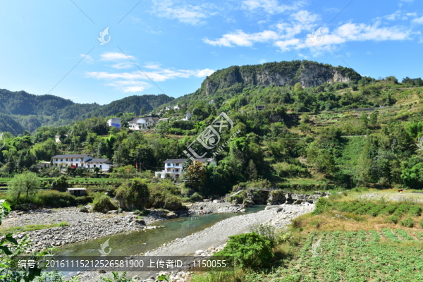 恩施市麂子渡景區(qū)田園風(fēng)光