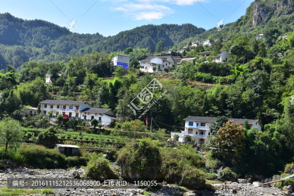 湖北恩施市麂子渡景區(qū)田園風(fēng)光