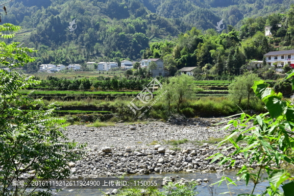 湖北恩施市麂子渡景區(qū)田園風(fēng)光