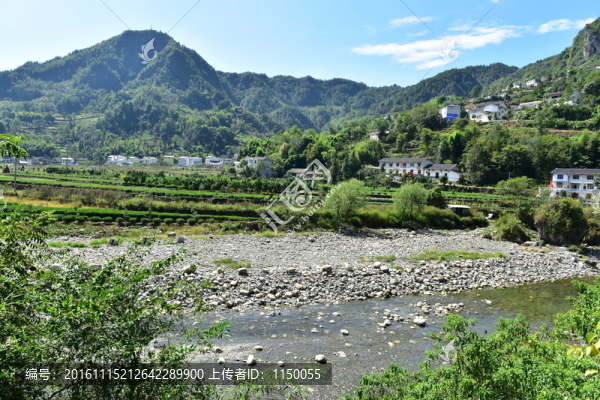 恩施市麂子渡景區(qū)田園風(fēng)光