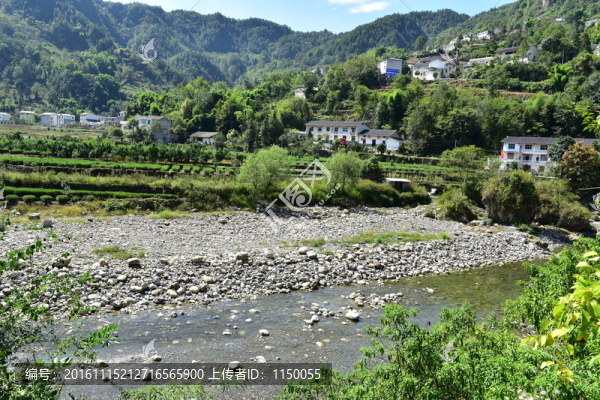恩施市麂子渡景區(qū)田園風(fēng)光