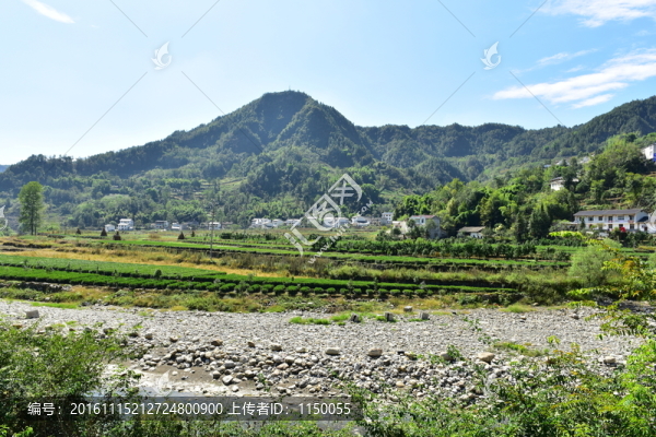 湖北恩施市麂子渡景區(qū)田園風(fēng)光