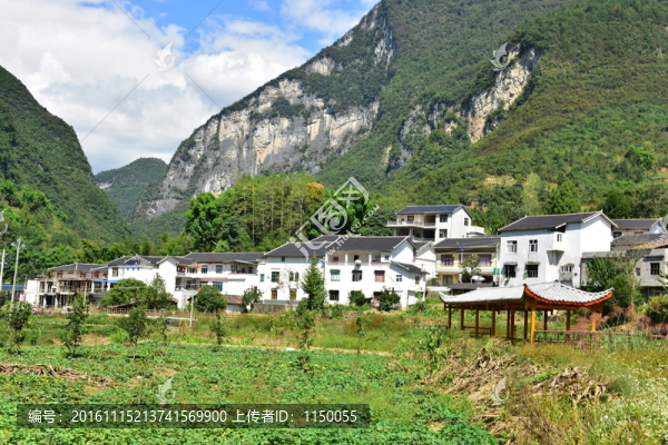 湖北恩施市麂子渡景區(qū)田園風(fēng)光