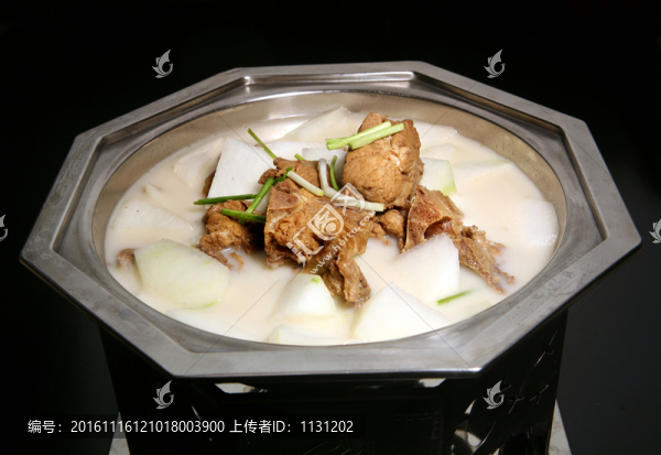 鍋仔冬瓜燉醬大骨