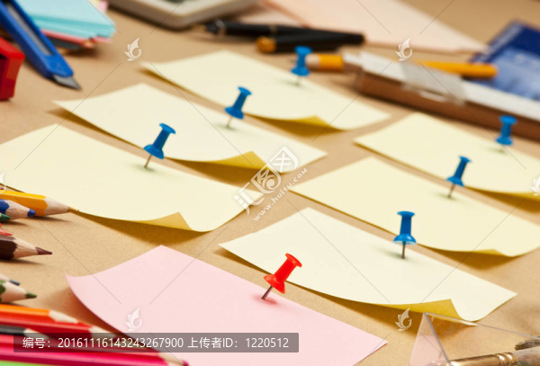 紙上的背景說(shuō)明