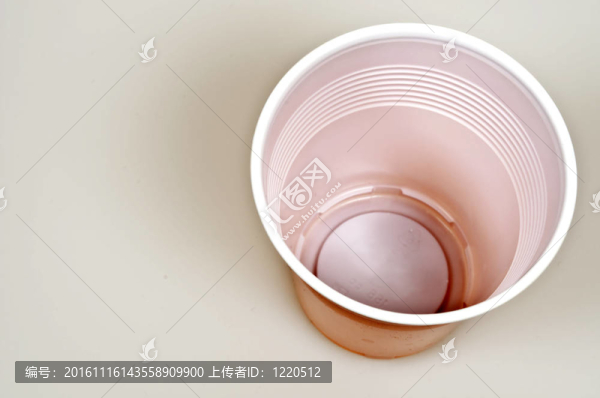 一次性杯子