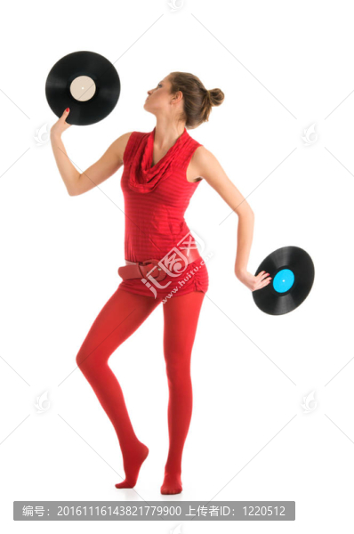 有乙烯基唱片的年輕女人
