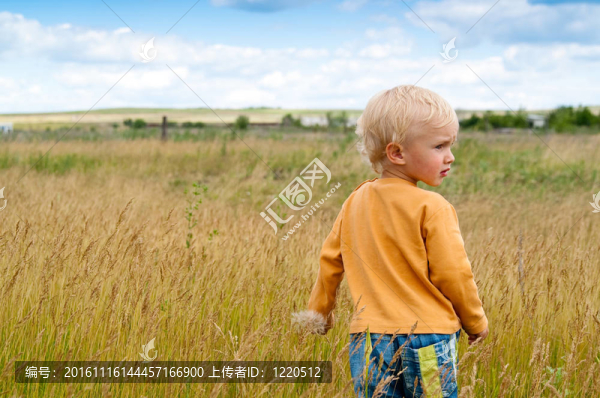 男孩