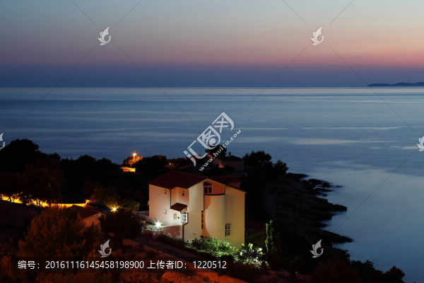 克羅地亞海岸上的夜晚