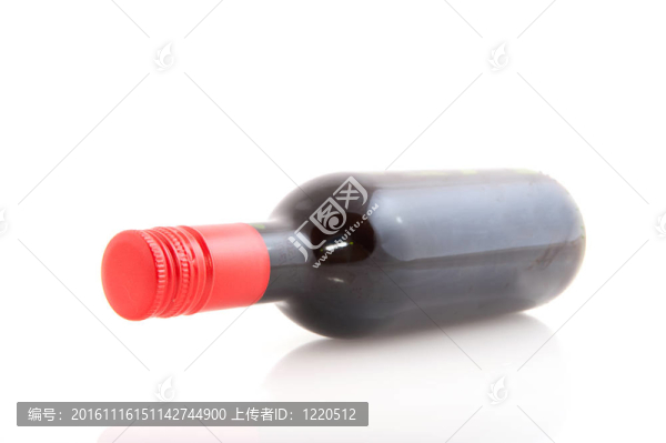 一瓶紅葡萄酒