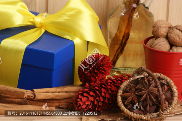 圣誕節(jié)裝飾用核桃、八角