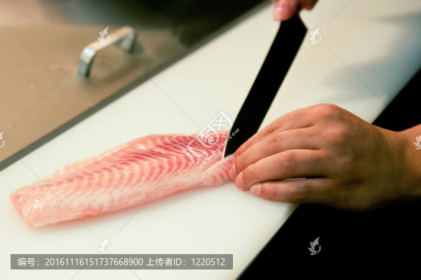 切割紅魚刀