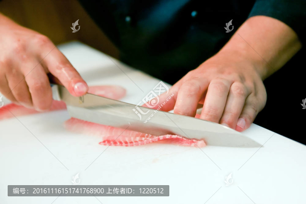 切割紅魚刀