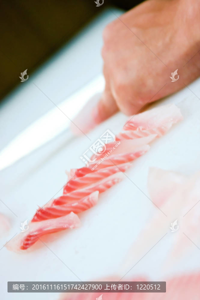 切割紅魚刀