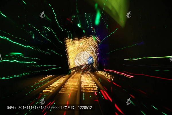 列車(chē)通過(guò)隧道
