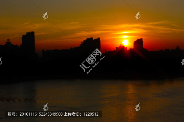 基輔的夕陽(yáng)-匯圖網(wǎng) www.fosd68.com 基輔的夕陽(yáng)