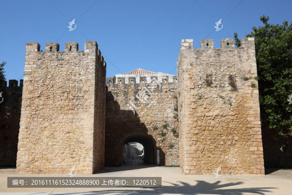 拉各斯老城的大門；葡萄牙