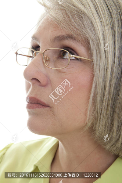 嚴重的成熟女人