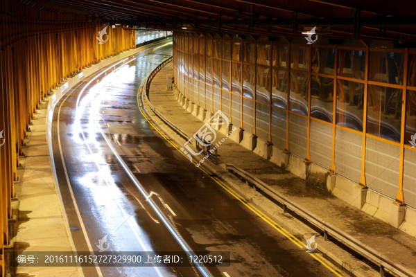 覆蓋的公路